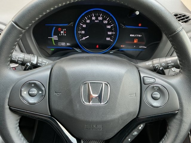 ホンダ ヴェゼル １．５ ハイブリッド Ｚ H26年 (近畿) 99
