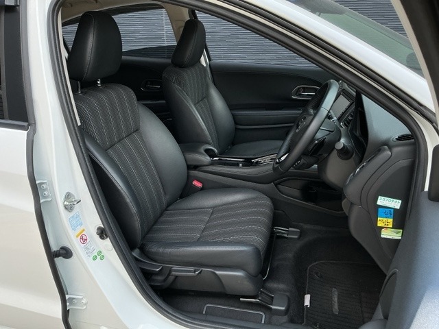 ホンダ ヴェゼル １．５ ハイブリッド Ｚ H26年 (近畿) 99