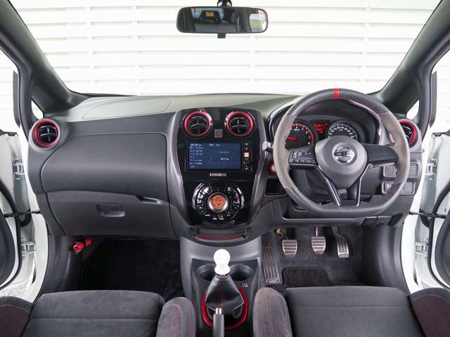 日産 ノート １．６ ＮＩＳＭＯ Ｓ H30年 (東海) 99