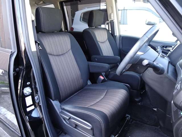 日産 セレナ ２．０ ハイウェイスター Ｓ－ＨＹＢＲＩＤ H26年 (東海) 99
