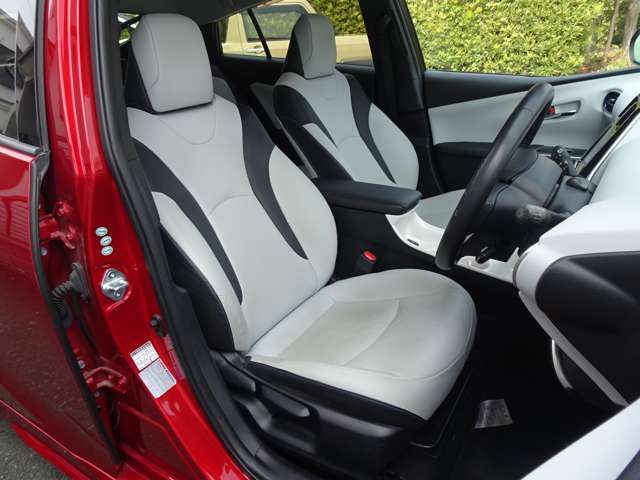 トヨタ プリウス １．８ Ａ ツーリングセレクション H28年 (東海) 99