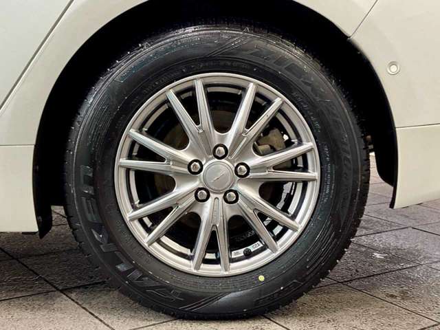 トヨタ プリウス １．８ Ｓ セーフティ プラス Ｅ－ＦＯＵＲ ４ＷＤ H29年 (北海道) 99
