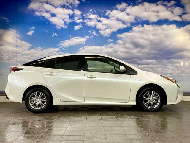 トヨタ プリウス １．８ Ｓ セーフティ プラス Ｅ－ＦＯＵＲ ４ＷＤ H29年 (北海道) 99