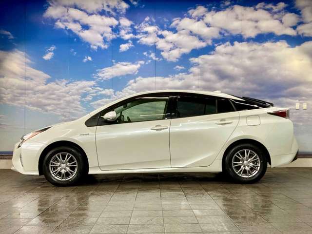 トヨタ プリウス １．８ Ｓ セーフティ プラス Ｅ－ＦＯＵＲ ４ＷＤ H29年 (北海道) 99