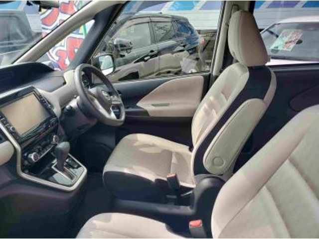 日産 セレナ ２．０ ハイウェイスター ＶセレクションＩＩ R1年 (甲信越・北陸) 99