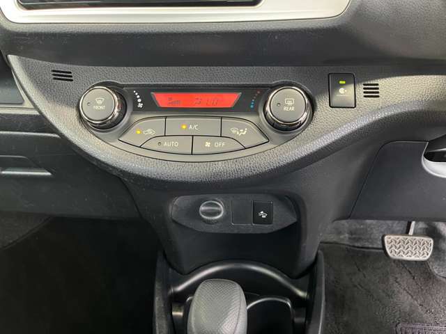 トヨタ ヴィッツ １．３ ジュエラ H27年 (東北) 99