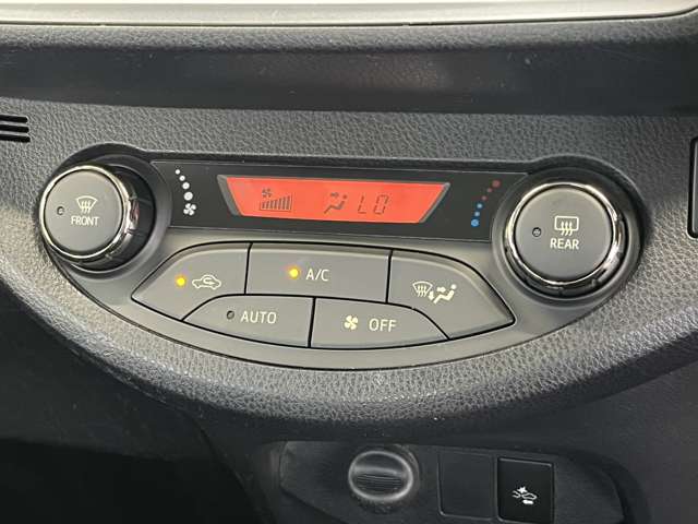 トヨタ ヴィッツ １．３ ジュエラ H27年 (東北) 99