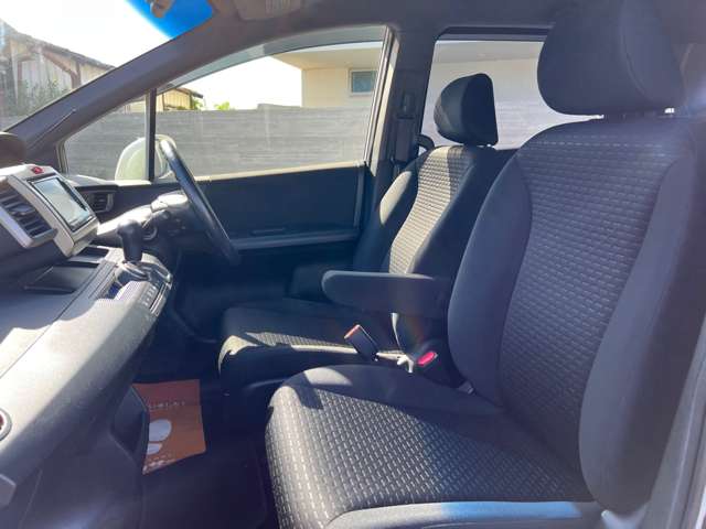 ホンダ フリードスパイク　ハイブリッド １．５ ジャストセレクション H26年 (近畿) 99