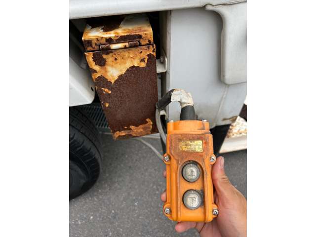 スズキ キャリイトラック ６６０ 垂直式ゲートリフター ３方開 H27年 (近畿) 99