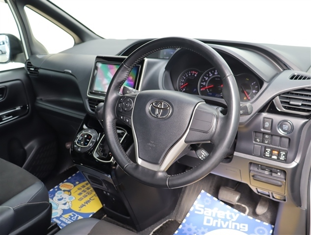 トヨタ ノア ２．０ ＳＩ ＷＸＢＩＩ R2年 (関東) 99