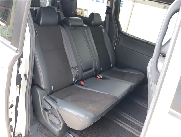 トヨタ ノア ２．０ ＳＩ ＷＸＢＩＩ R2年 (関東) 99