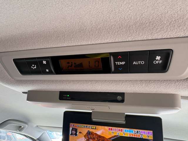 トヨタ ヴォクシー １．８ ハイブリッド Ｖ H26年 (九州・沖縄) 99