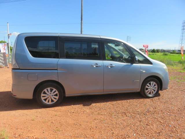 日産 セレナ ２．０ ２０Ｘ クロスギア Ｓ－ＨＹＢＲＩＤ H25年 (東海) 99