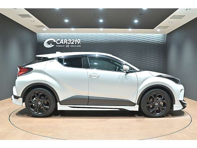 トヨタ Ｃ−ＨＲ ハイブリッド １．８ Ｇ モード ネロ セーフティ プラスＩＩＩ R5年 (関東) 99