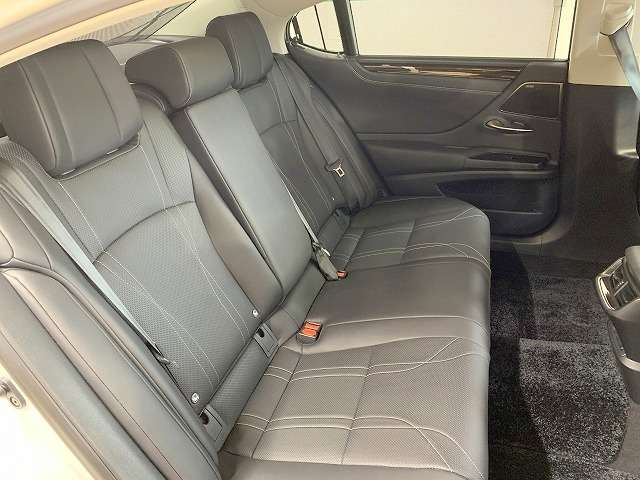 レクサス ＥＳ３００ｈ ３００Ｈ R2年 (関東) 99