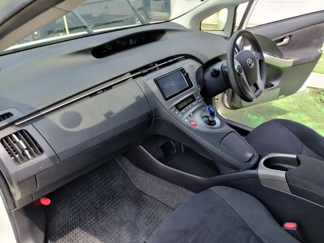 トヨタ プリウス １．８ Ｓ H27年 (近畿) 99