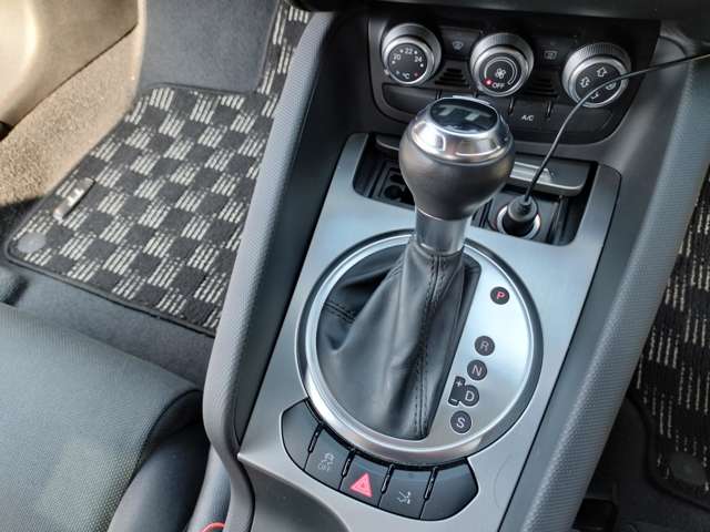 アウディ ＴＴ クーペ　１．８　ＴＦＳＩ H26年 (近畿) 99