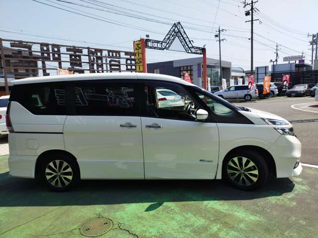 日産 セレナ ２．０ ハイウェイスターＧ H28年 (近畿) 99