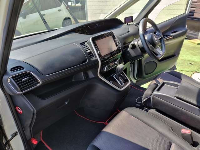 日産 セレナ ２．０ ハイウェイスターＧ H28年 (近畿) 99