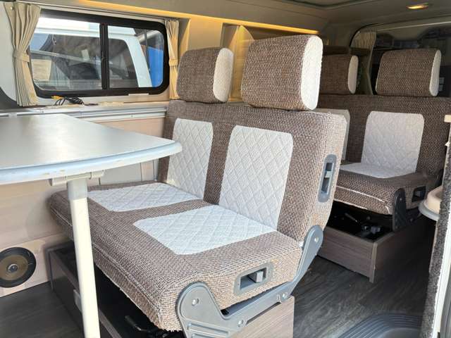 トヨタ ハイエースバン ホワイトハウス H28年 (関東) 99