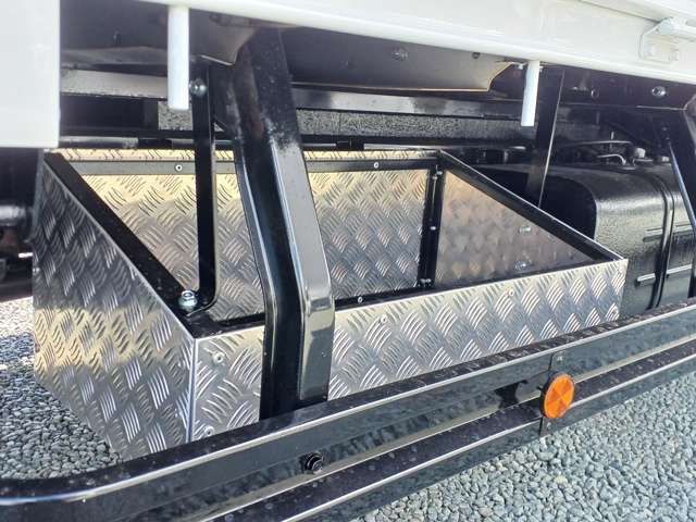 トヨタ トヨエース ３トンワイドロング平ボディー 全低床 H29年 (九州・沖縄) 99