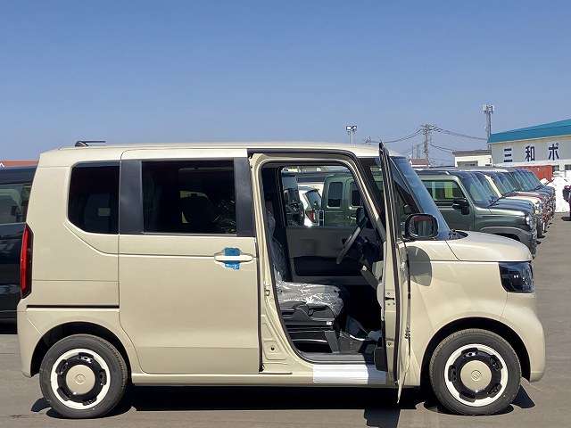 ホンダ Ｎ　ＢＯＸ ６６０ ファッションスタイル ４ＷＤ R6年 (北海道) 99
