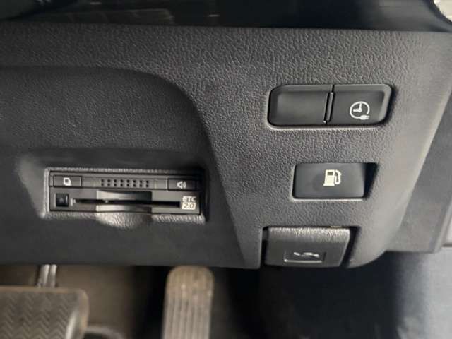トヨタ プリウスＰＨＶ １．８ Ｓ ナビパッケージ H29年 (甲信越・北陸) 99