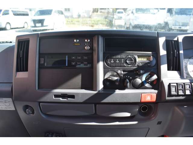 マツダ タイタン ３．０ＤＴ 冷蔵冷凍車－３０℃設定 H30年 (近畿) 99