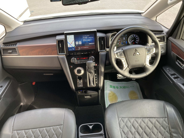 三菱 デリカ　Ｄ：５ ２．２ Ｐ ディーゼルターボ ４ＷＤ R6年 (四国) 99