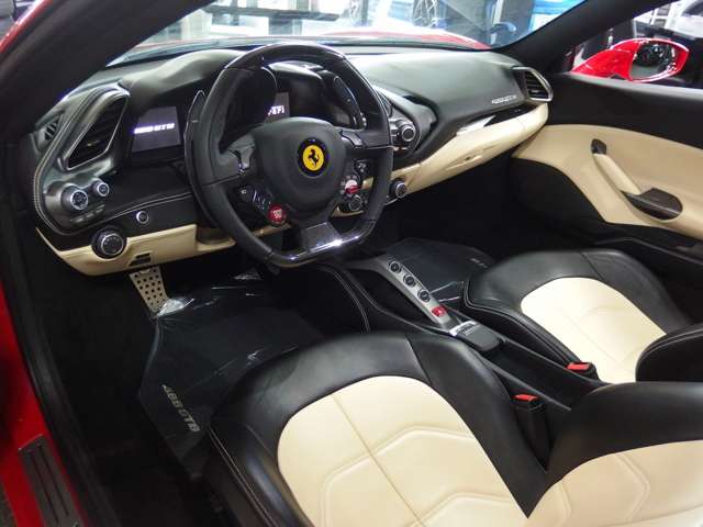 フェラーリ ４８８ＧＴＢ Ｆ１ ＤＣＴ H28年 (近畿) 99