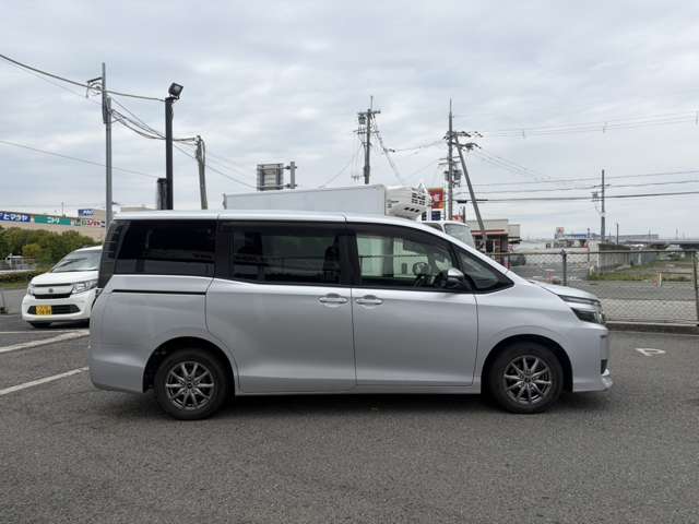 トヨタ ヴォクシー ２．０ Ｘ H26年 (近畿) 99