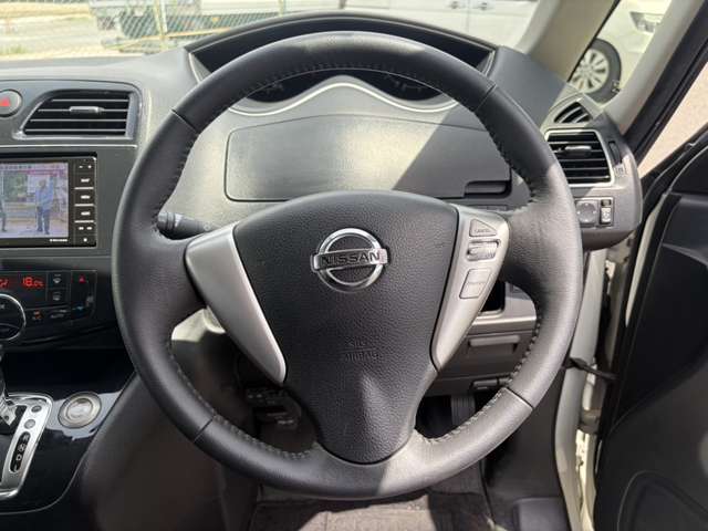 日産 セレナ ２．０ ハイウェイスター Ｇ Ｓ－ＨＹＢＲＩＤ H25年 (近畿) 99