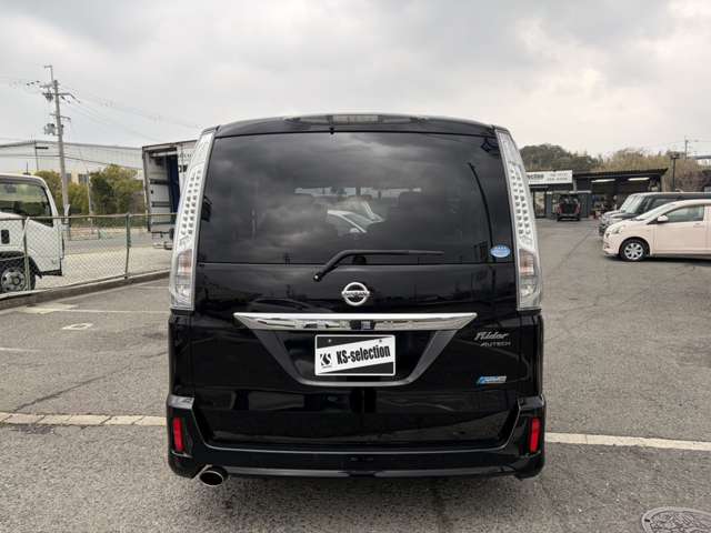 日産 セレナ ２．０ ライダー ブラックライン Ｓ－ＨＹＢＲＩＤ H25年 (近畿) 99