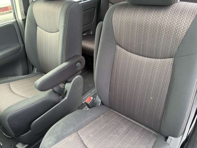 日産 セレナ ２．０ ハイウェイスター Ｖセレクション＋ＳＡＦＥＴＹ Ｓ－ＨＹＢＲＩＤ H27年 (近畿) 99