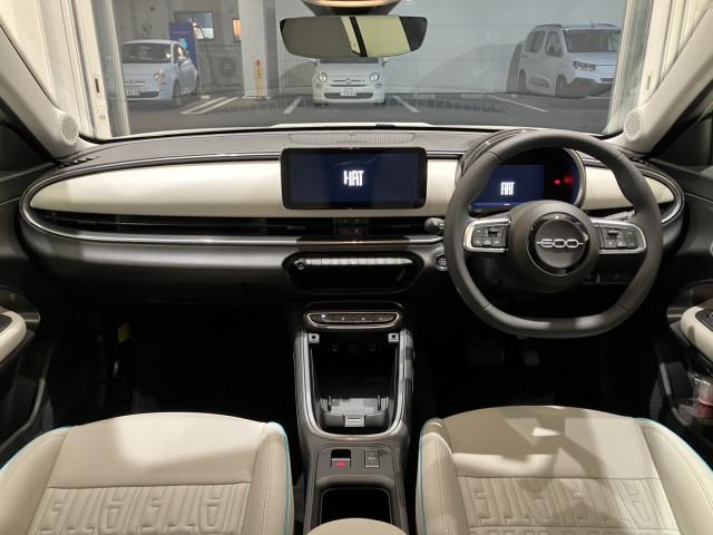 フィアット ６００ｅ ラ プリマ ホワイト パッケージ R7年 (近畿) 99