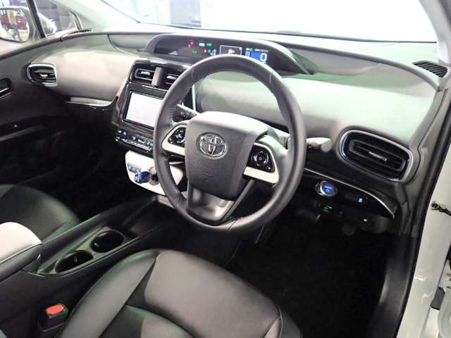 トヨタ プリウス １．８ Ｓ ツーリングセレクション H30年 (近畿) 99