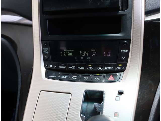 トヨタ ヴェルファイア ２．４Ｚ　ゴールデンアイズ H25年 (関東) 99