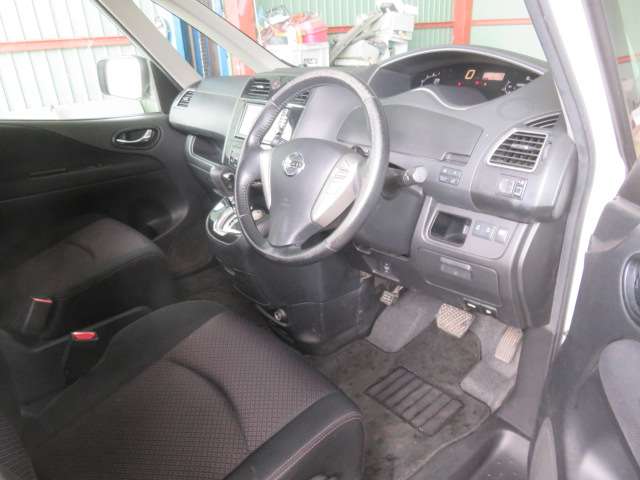 日産 セレナ ２．０ ハイウェイスター Ｖセレクション H23年 (東海) 99