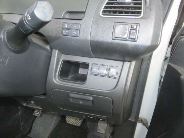 日産 セレナ ２．０ ハイウェイスター Ｖセレクション H23年 (東海) 99