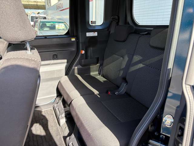 トヨタ ピクシス　メガ ６６０ Ｌ ＳＡＩＩＩ R4年 (東海) 99