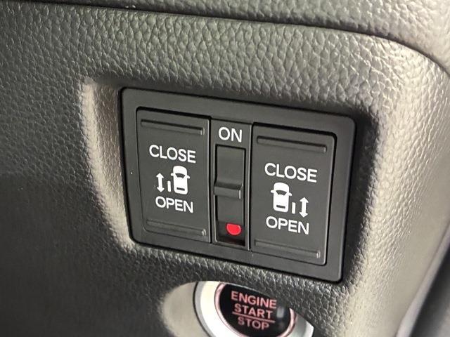 ホンダ Ｎ　ＢＯＸ カスタム ６６０ Ｌ ターボ R4年 (中国) 99