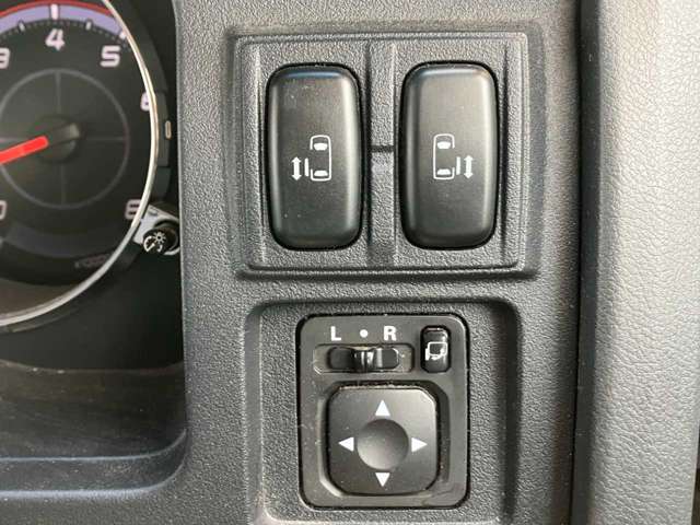 三菱 デリカ　Ｄ：５ ２．４ シャモニー ４ＷＤ H21年 (四国) 99