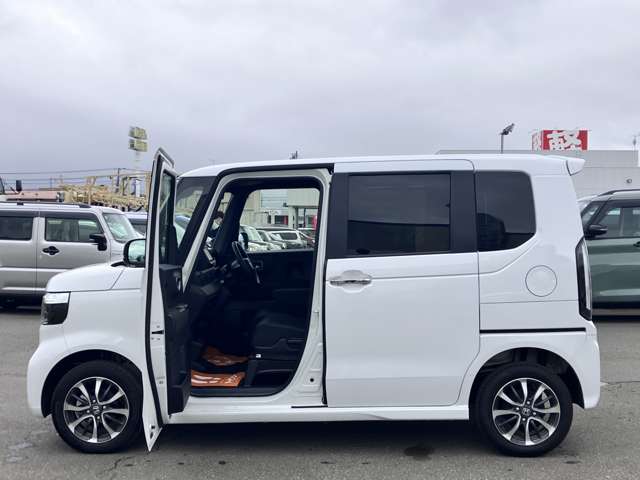 ホンダ Ｎ　ＢＯＸ カスタム ６６０ ４ＷＤ R6年 (北海道) 99