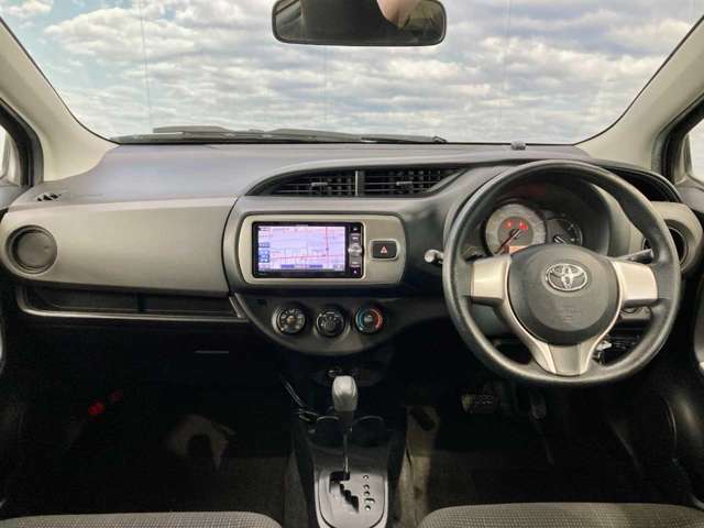 トヨタ ヴィッツ １．３ Ｆ ４ＷＤ H27年 (北海道) 99