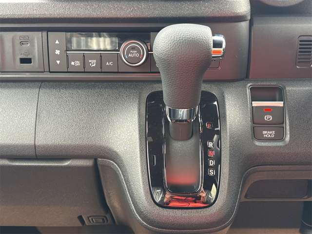 ホンダ Ｎ　ＢＯＸ カスタム ６６０ コーディネートスタイル ２トーン R7年 (近畿) 99