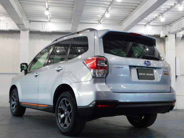 スバル フォレスター ２．０ エックスブレイク カラーアクセント仕様 ４ＷＤ H29年 (近畿) 99
