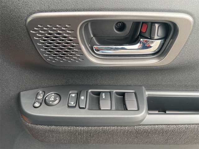 ホンダ Ｎ　ＢＯＸ カスタム ６６０ R7年 (近畿) 99