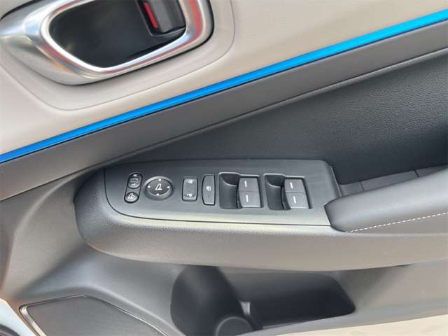 ホンダ ヴェゼル １．５ Ｅ：ＨＥＶ Ｚ プレイパッケージ R8年 (近畿) 99