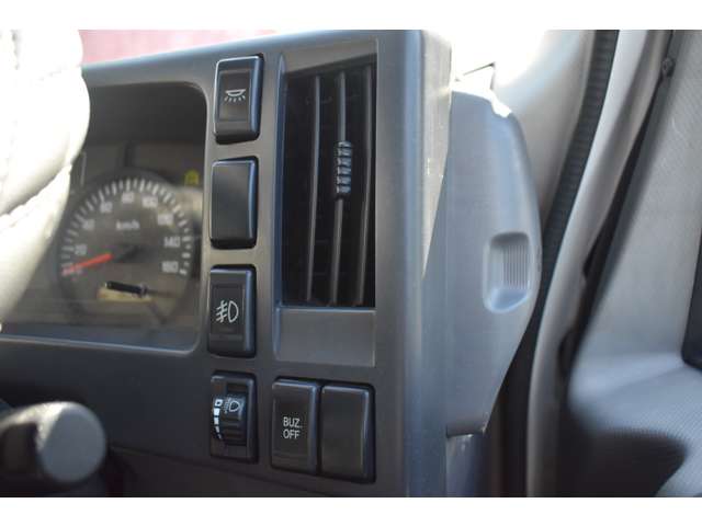 いすゞ エルフ ３．０ＤＴ H26年 (近畿) 99