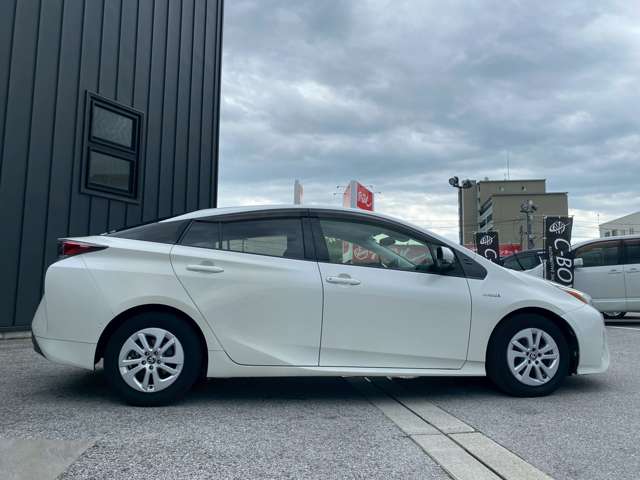 トヨタ プリウス １．８ Ｓ セーフティ プラス H29年 (近畿) 99